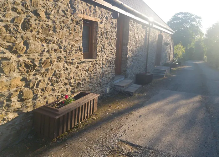De-Vollard, Cornish Cottage, Lovely Village