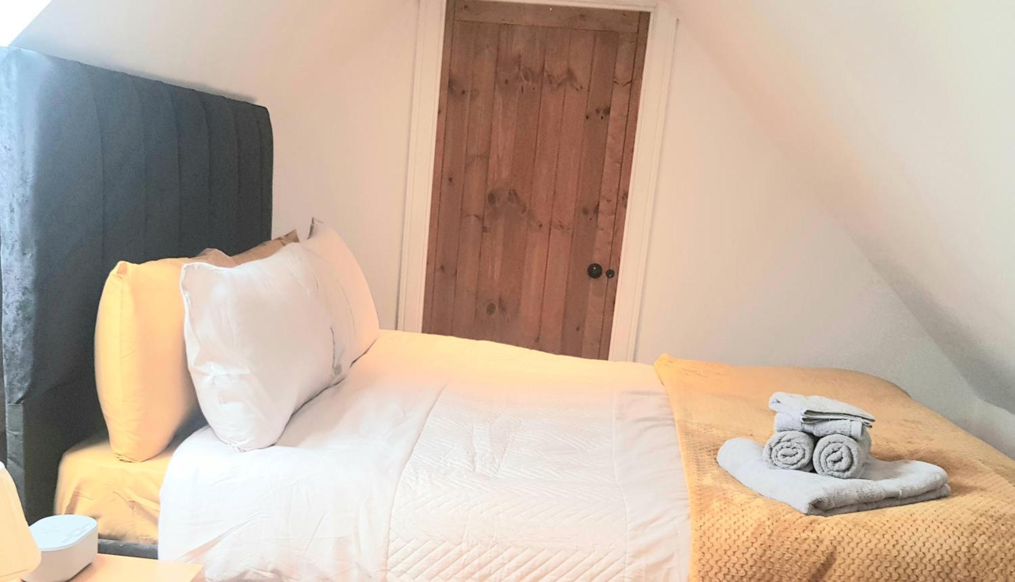 De-vollard, Cornish Cottage, Lovely Village Saltash