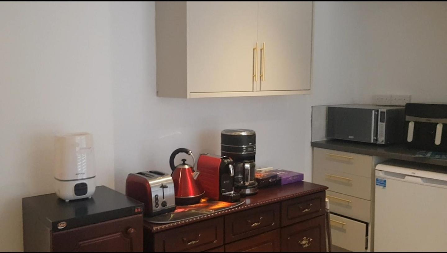 De-vollard, Cornish Cottage, Lovely Village Saltash